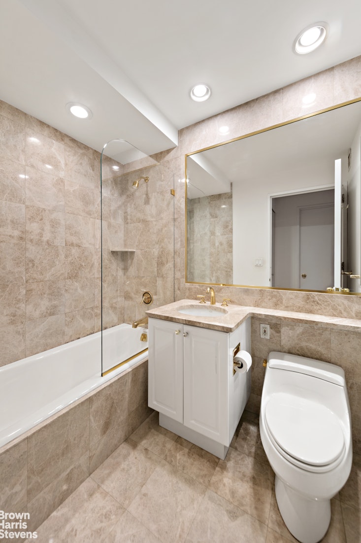 220 Riverside Boulevard, Unit 4B Manhattan, NY 10069 - Photo 6 of 14 Gallery Image 6