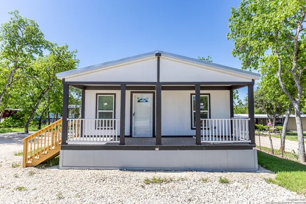 $1,150 | 193 Live Oak Street, Unit 1, Medina, TX 78055