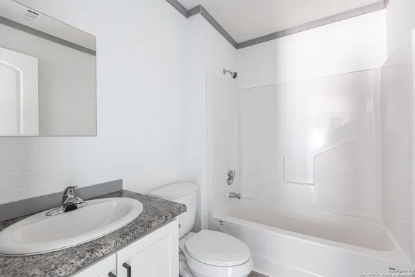 $1,150 | 193 Live Oak Street, Unit 1, Medina, TX 78055