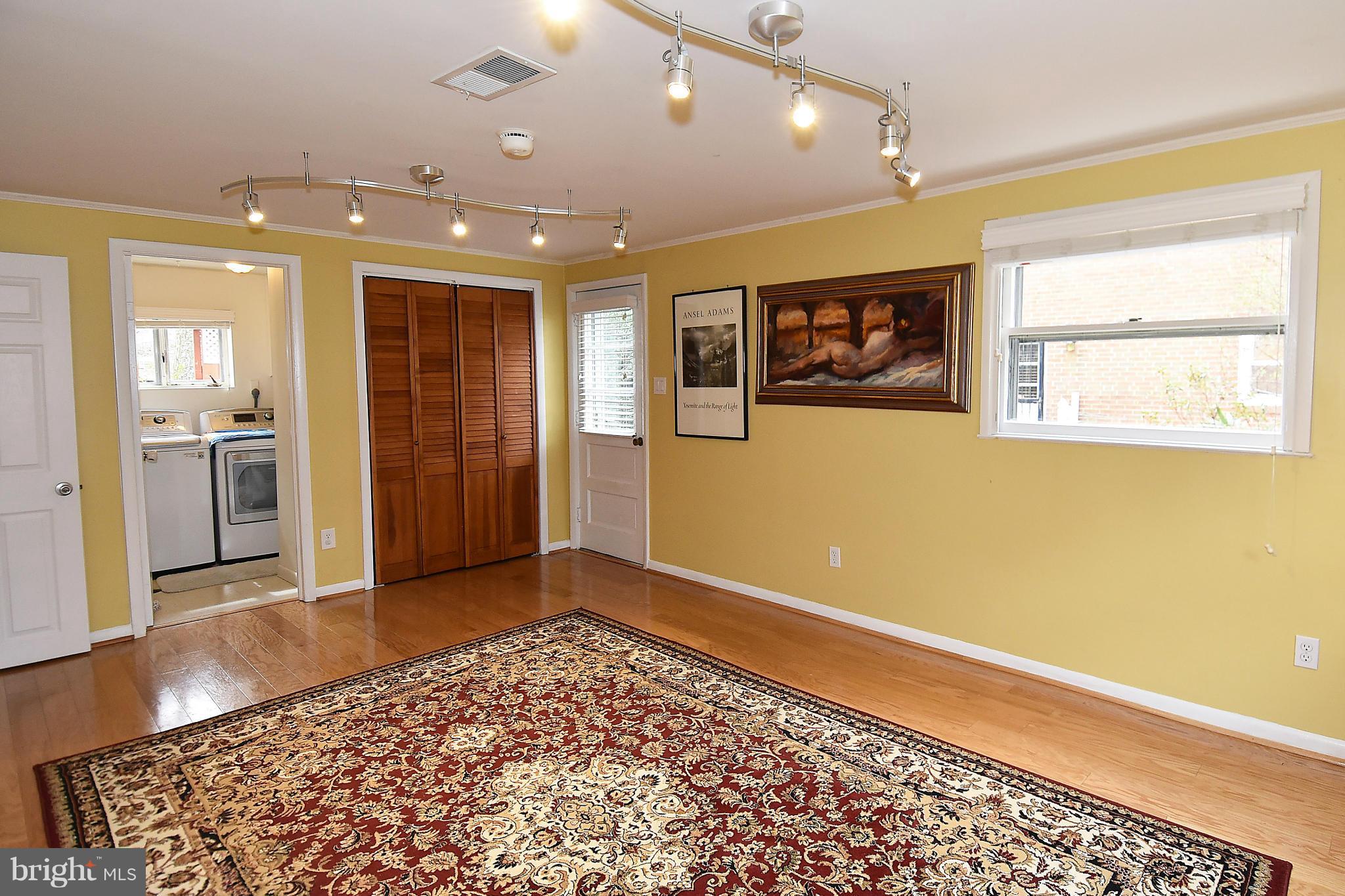 5627 Heming Avenue Springfield, VA 22151 - Photo 18 of 30 Family Room