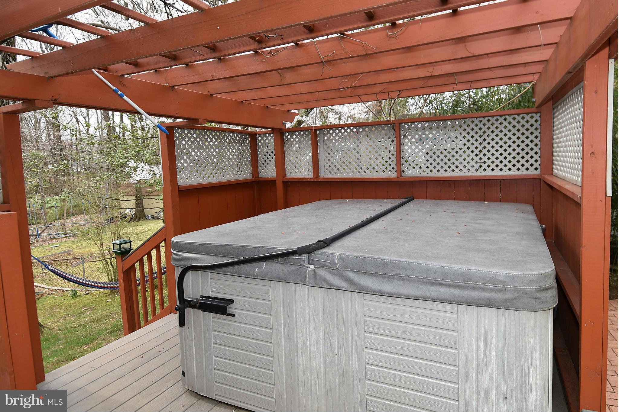5627 Heming Avenue Springfield, VA 22151 - Photo 25 of 30 Exterior (Rear)