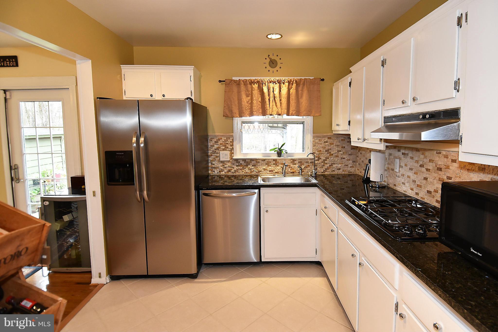 5627 Heming Avenue Springfield, VA 22151 - Photo 6 of 30 Kitchen