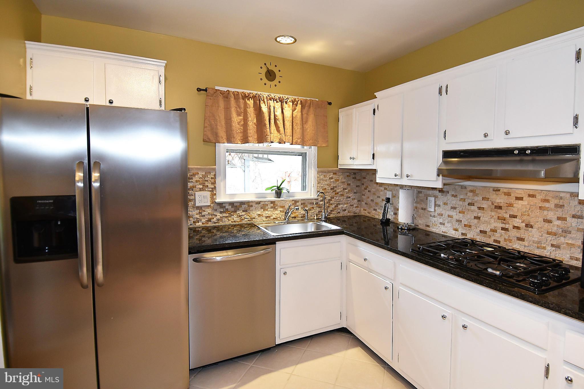 5627 Heming Avenue Springfield, VA 22151 - Photo 8 of 30 Kitchen