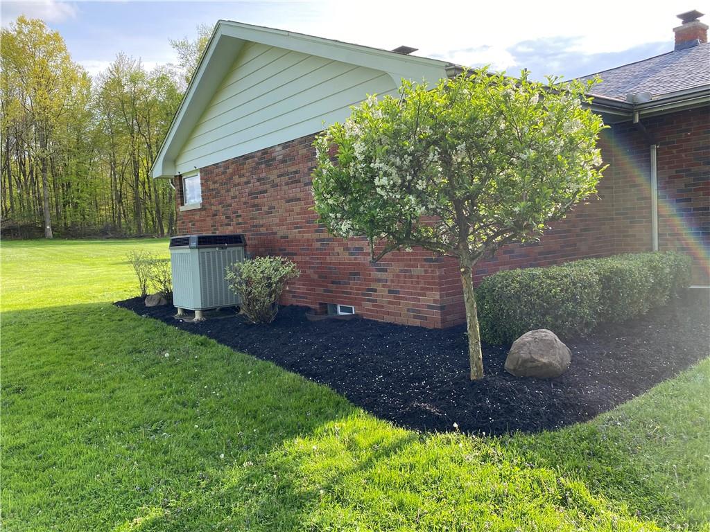 380 Heasley Road Pulaski, PA 16143 - Photo 4 of 31 Gallery Image 4