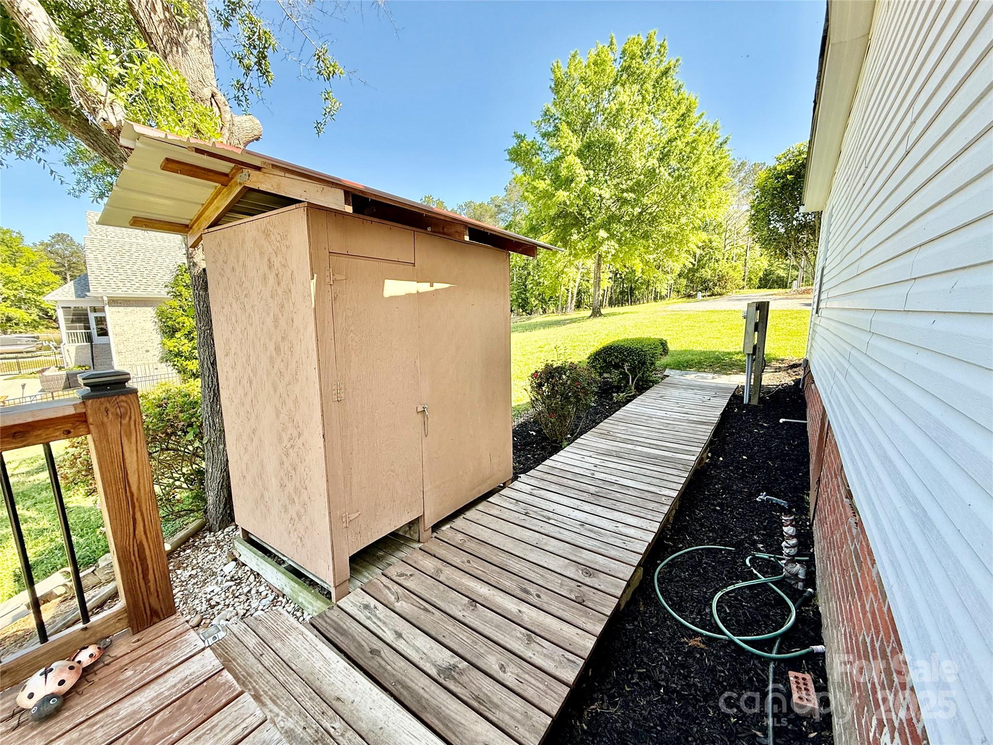 37 Suede Lane Ridgeway, SC 29130 - Photo 40 of 42 a balcony view with a garden