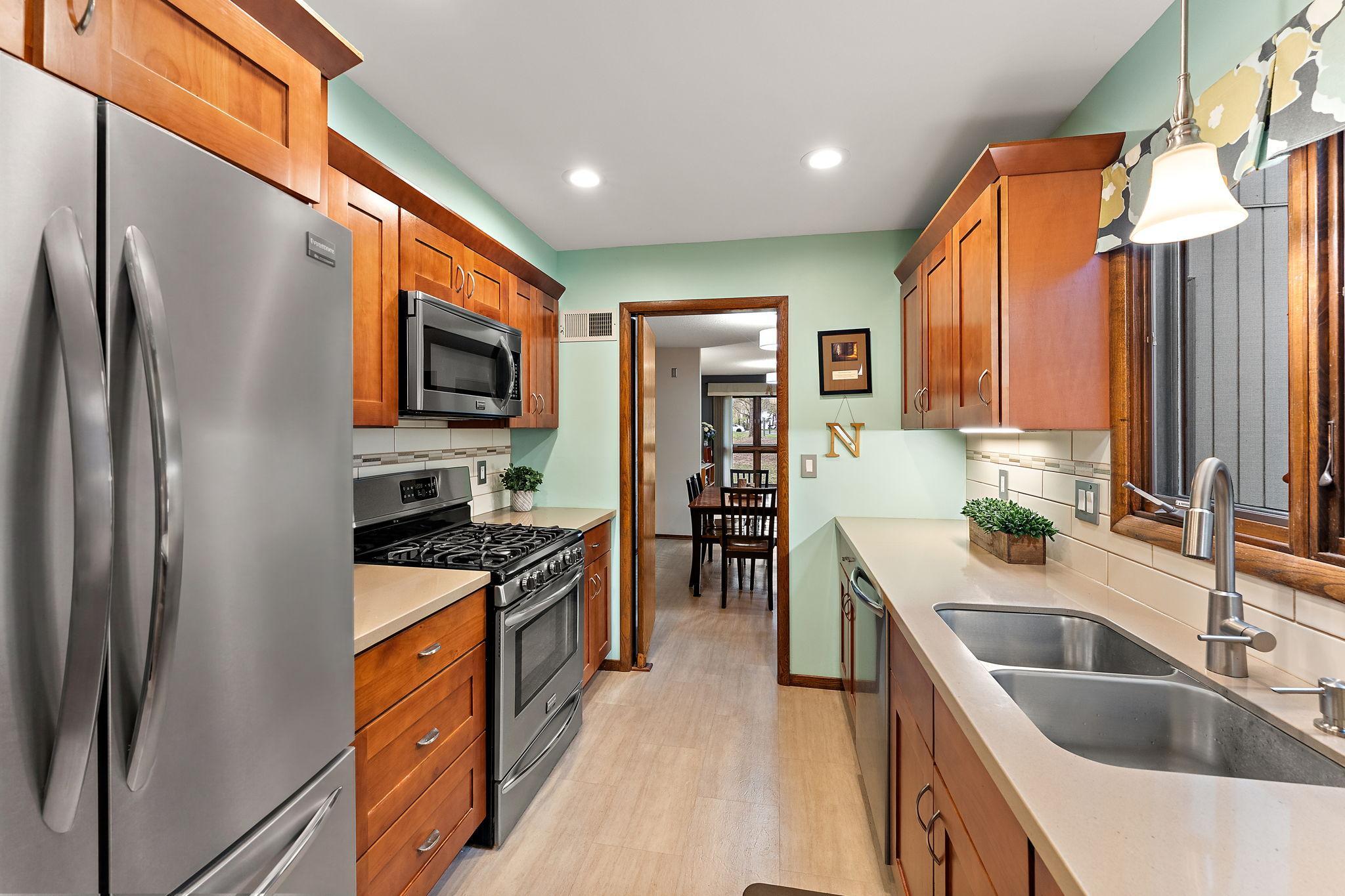 11013 Abbott Lane Hopkins, MN 55343 - Photo 15 of 29