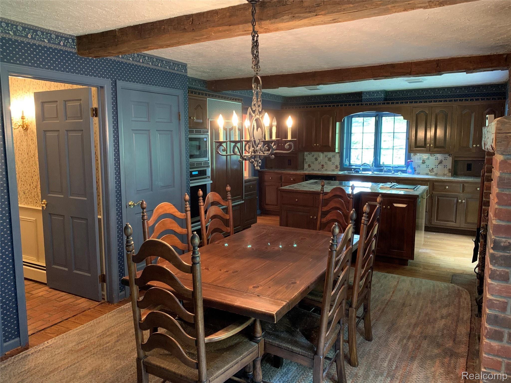 4322 Hough Road Dryden, MI 48428 - Photo 27 of 46 4322 Hough breakfast nook.jpg