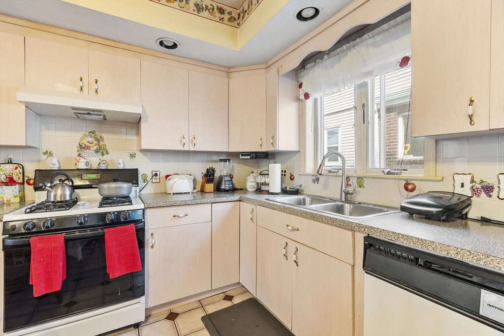 495 Main Street Medford, MA 02155 - Photo 13 of 41