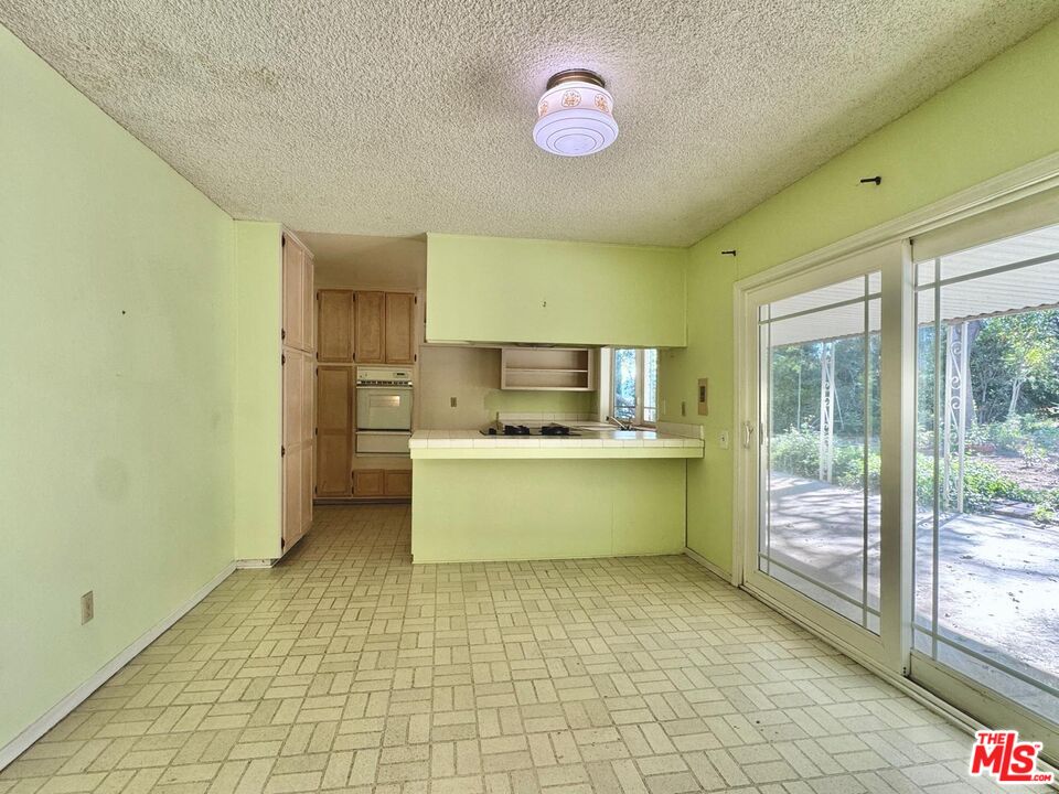 26026 Adamor Road Calabasas, CA 91302 - Photo 14 of 42