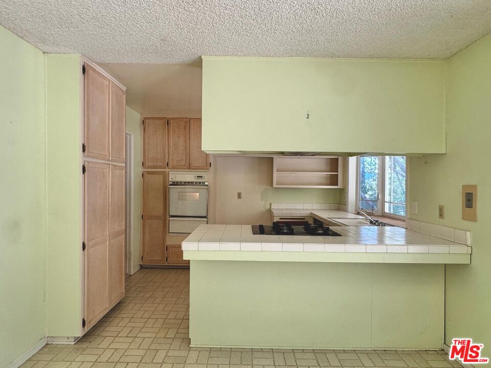 26026 Adamor Road Calabasas, CA 91302 - Photo 16 of 42