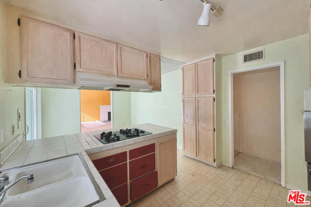 26026 Adamor Road Calabasas, CA 91302 - Photo 20 of 42