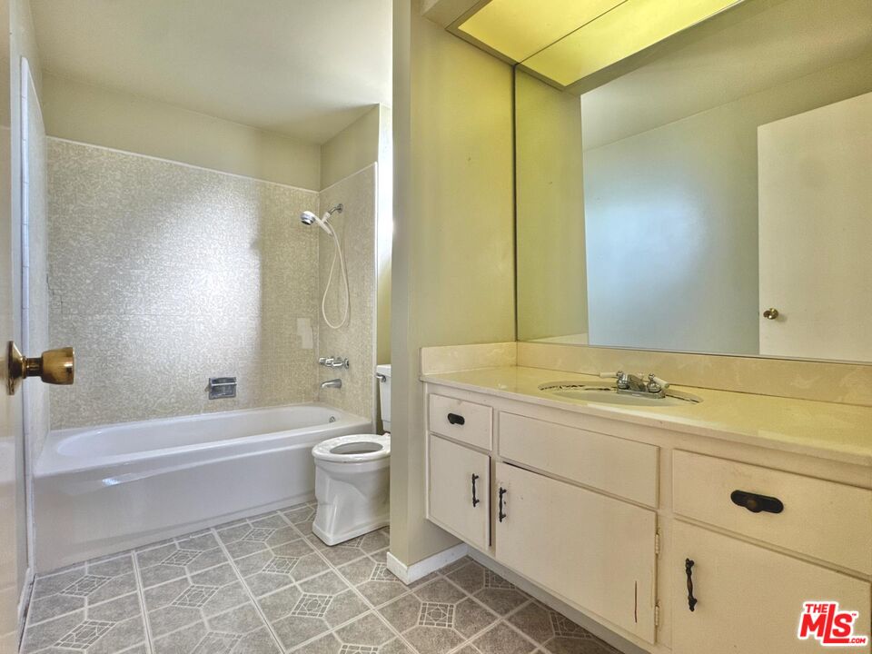 26026 Adamor Road Calabasas, CA 91302 - Photo 32 of 42