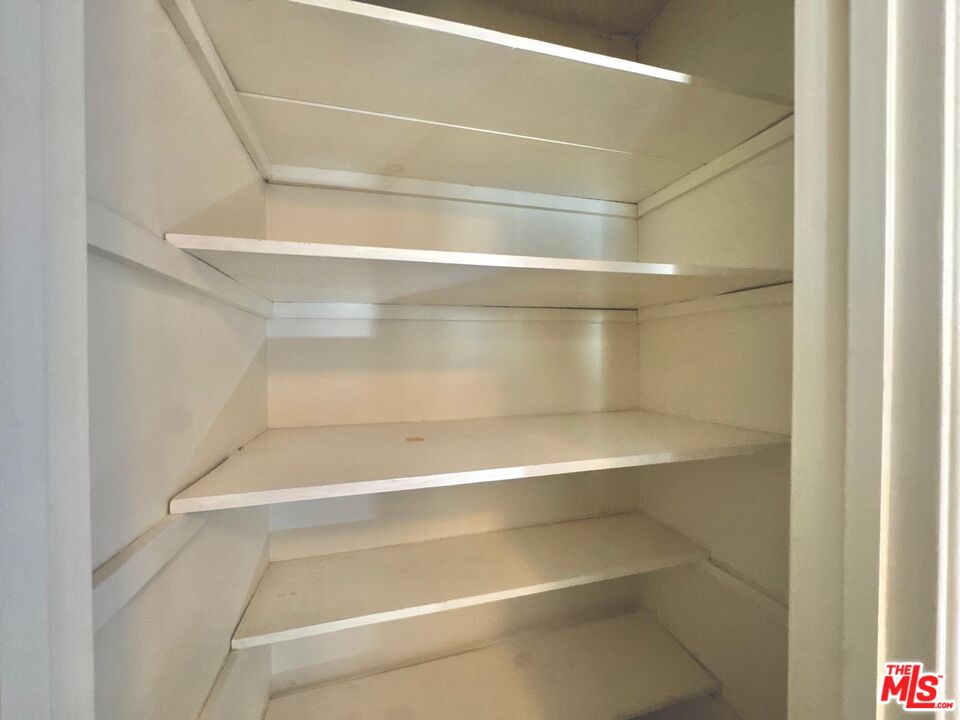 26026 Adamor Road Calabasas, CA 91302 - Photo 33 of 42