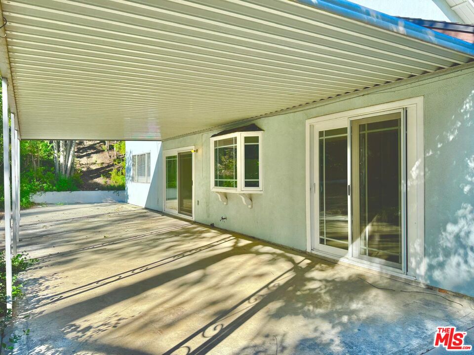 26026 Adamor Road Calabasas, CA 91302 - Photo 34 of 42