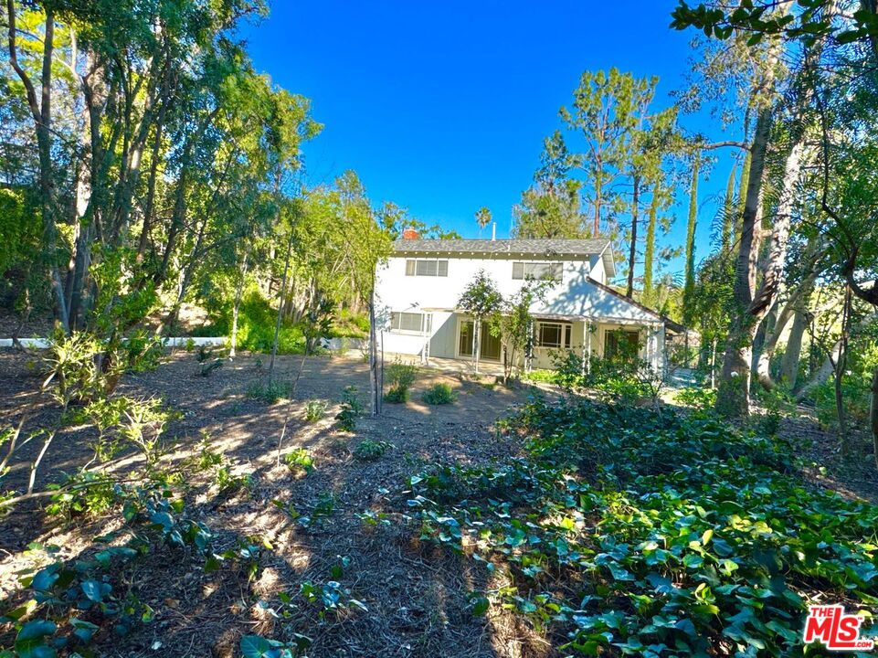 26026 Adamor Road Calabasas, CA 91302 - Photo 38 of 42