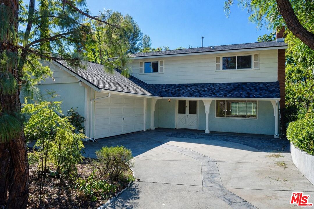 26026 Adamor Road Calabasas, CA 91302 - Photo 7 of 42