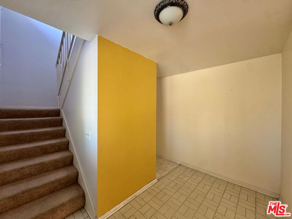 26026 Adamor Road Calabasas, CA 91302 - Photo 9 of 42