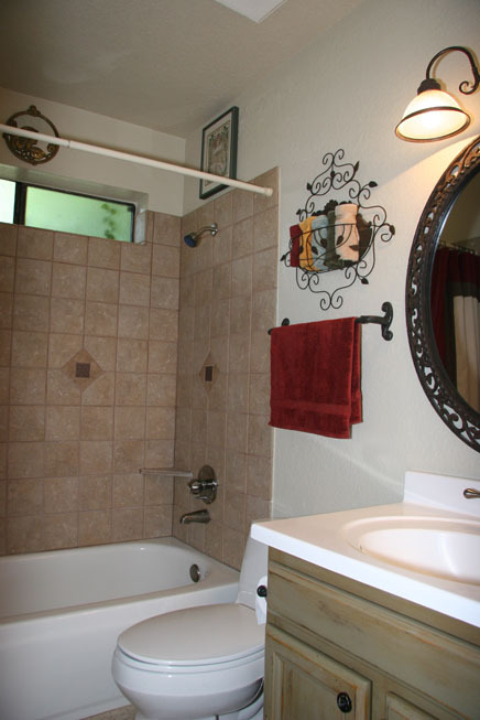 19 West Krista Way Tempe, AZ 85284 - Photo 20 of 26 Bath at Bedroom 2