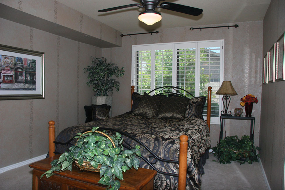 19 West Krista Way Tempe, AZ 85284 - Photo 22 of 26 Bedroom 4
