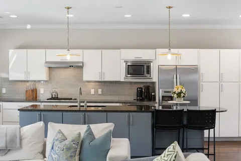 $1,449,900 | 1619 Mohle Drive, Austin, TX 78703