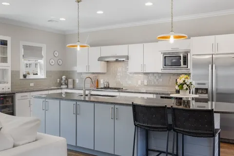 $1,449,900 | 1619 Mohle Drive, Austin, TX 78703