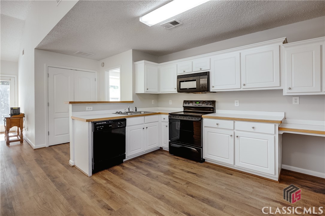 506 Ashley Lane Athens, GA 30607 - Photo 10 of 38 Gallery Image 10