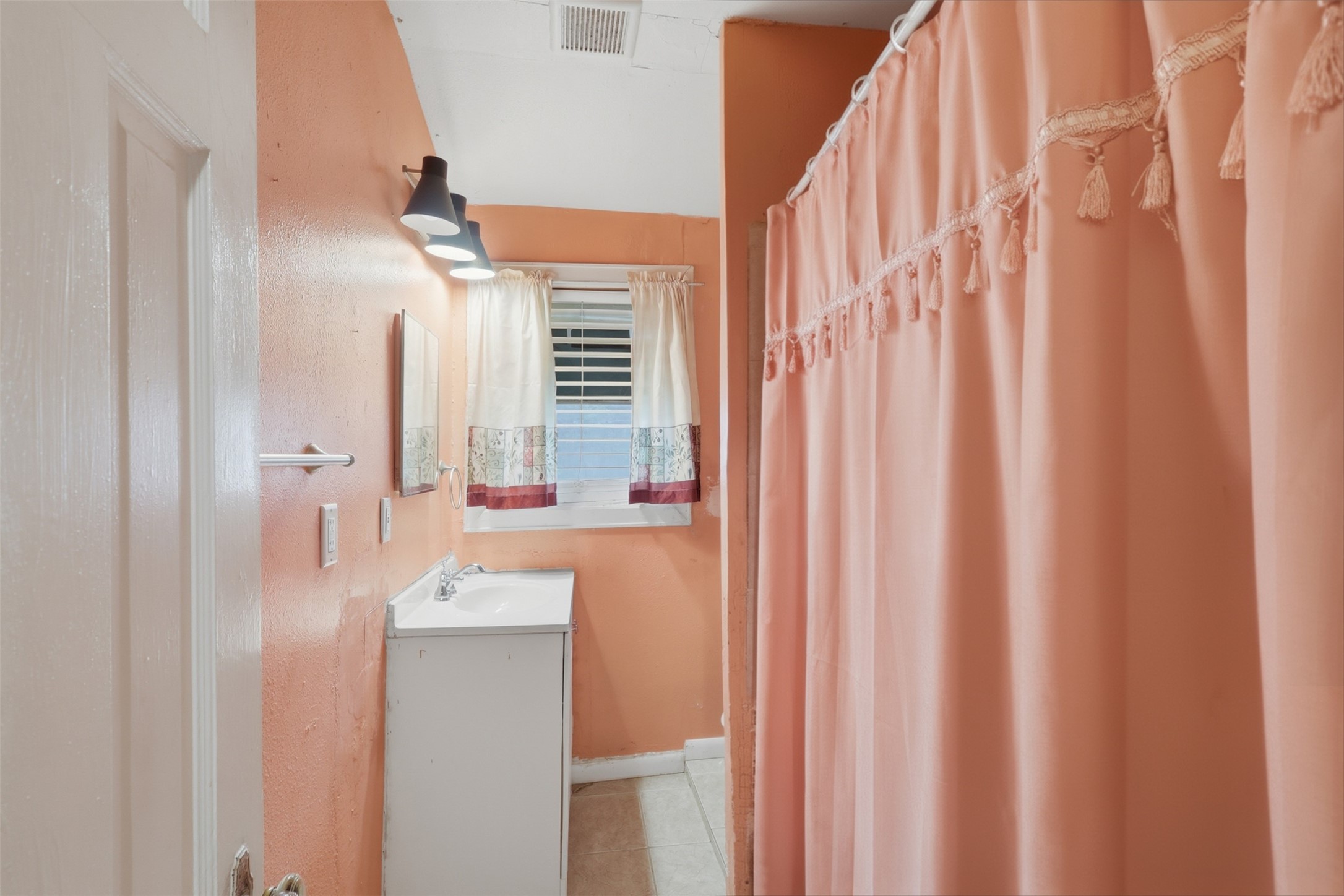 1914 Santa Rosa Street Houston, TX 77023 - Photo 13 of 18