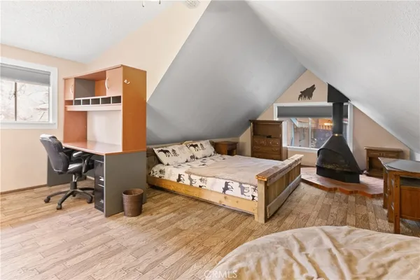 $449,000 | 800 Mountain View Avenue, Wrightwood, CA 92397