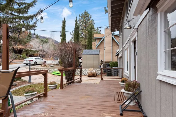 $449,000 | 800 Mountain View Avenue, Wrightwood, CA 92397