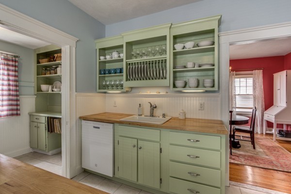 48 Wellington Road Medford, MA 02155 - Photo 13 of 30 Gallery Image 13