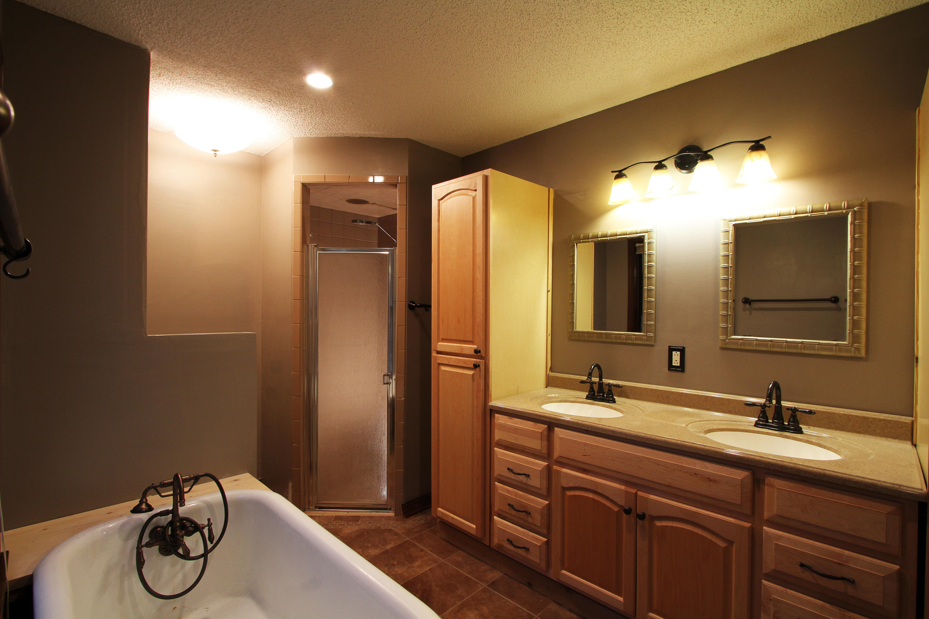 343 John King Road Crestview, FL 32539 - Photo 17 of 29 Master Bath 1-1