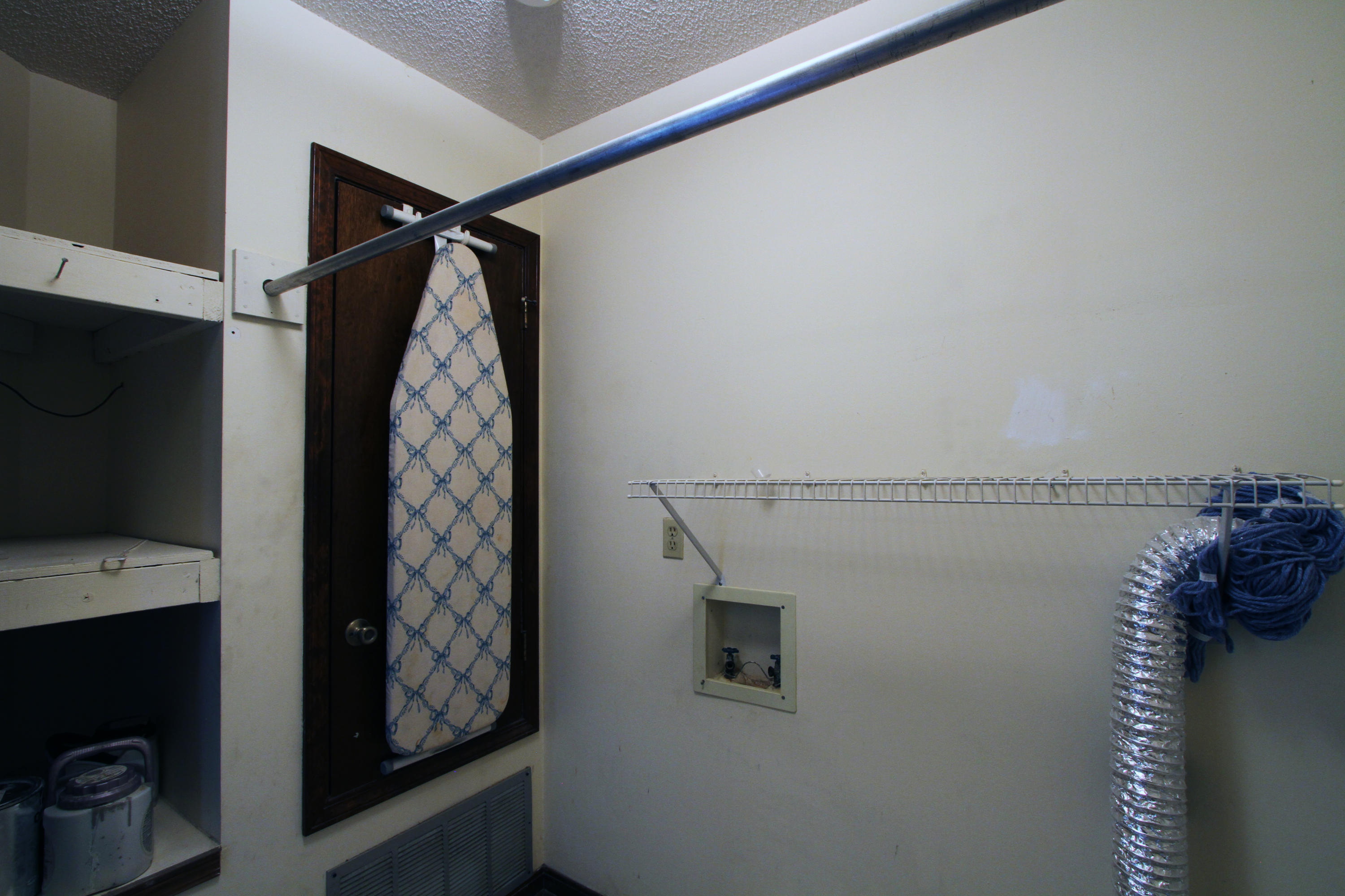 343 John King Road Crestview, FL 32539 - Photo 27 of 29 Laundry 2