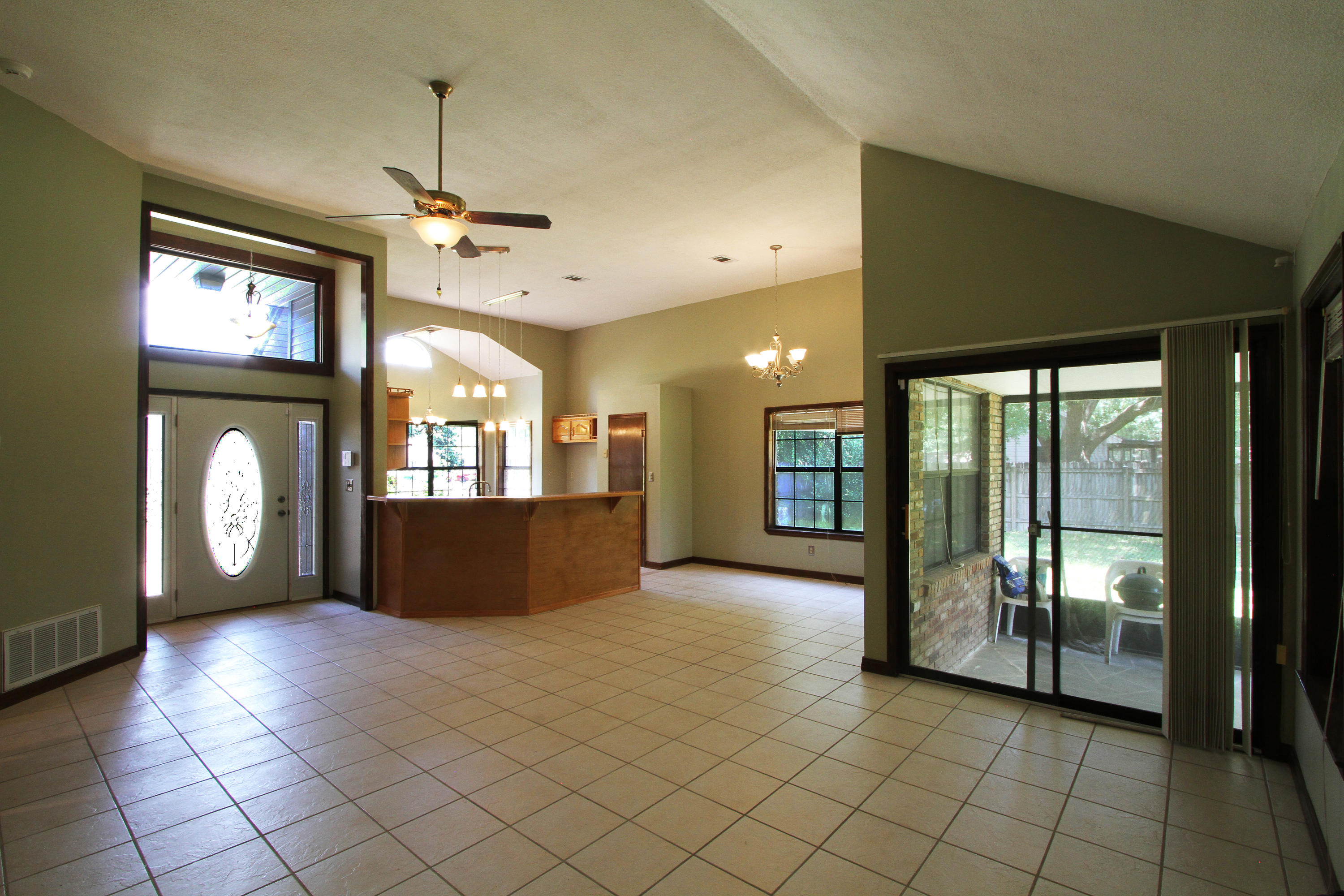 343 John King Road Crestview, FL 32539 - Photo 7 of 29 Foyer 1-3