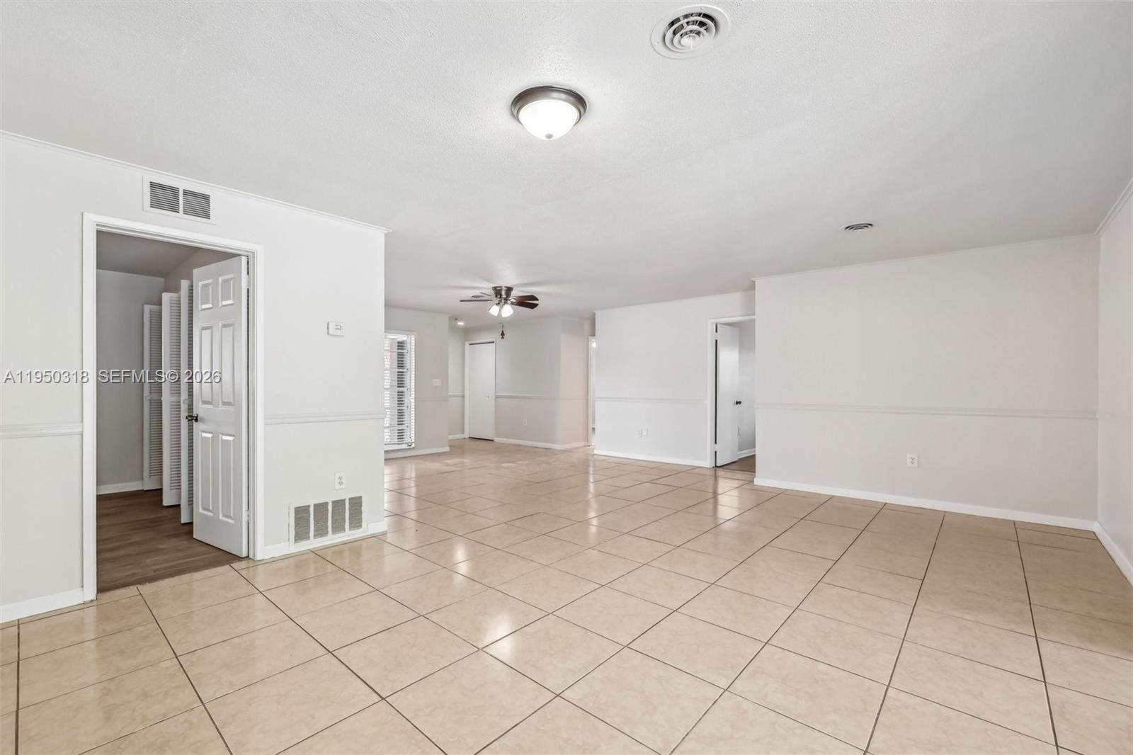 334 Northwest 12th Avenue Boca Raton, FL 33486 - Photo 5 of 29