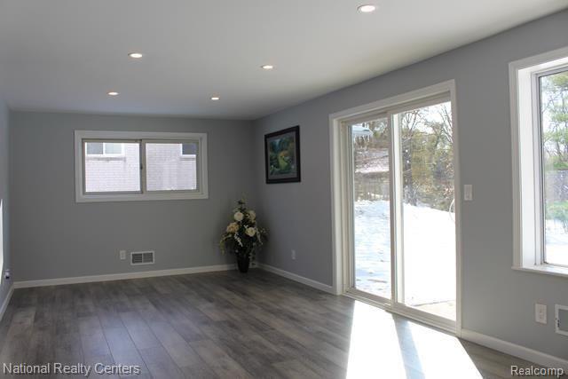 16543 Riverside Street Livonia, MI 48154 - Photo 18 of 33 Gallery Image 18