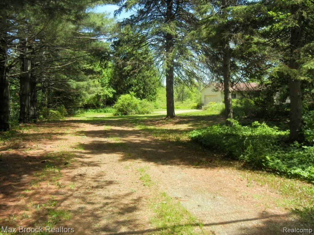 9950 Allen Road Clarkston, MI 48348 - Photo 7 of 76