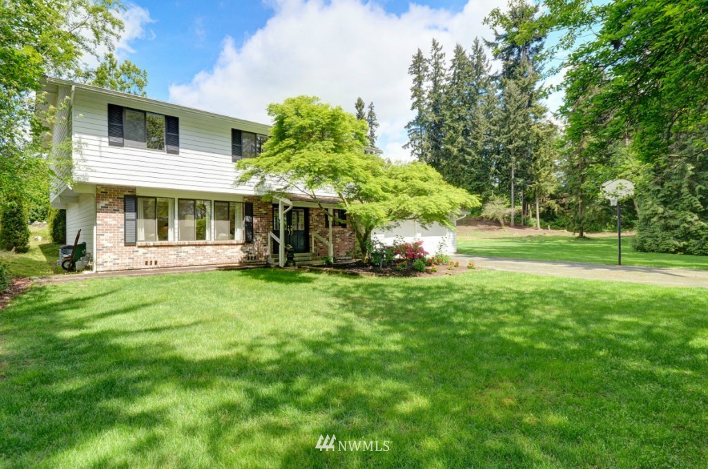 23517 53rd Avenue Southeast Bothell, WA 98021 - Photo 2 of 20