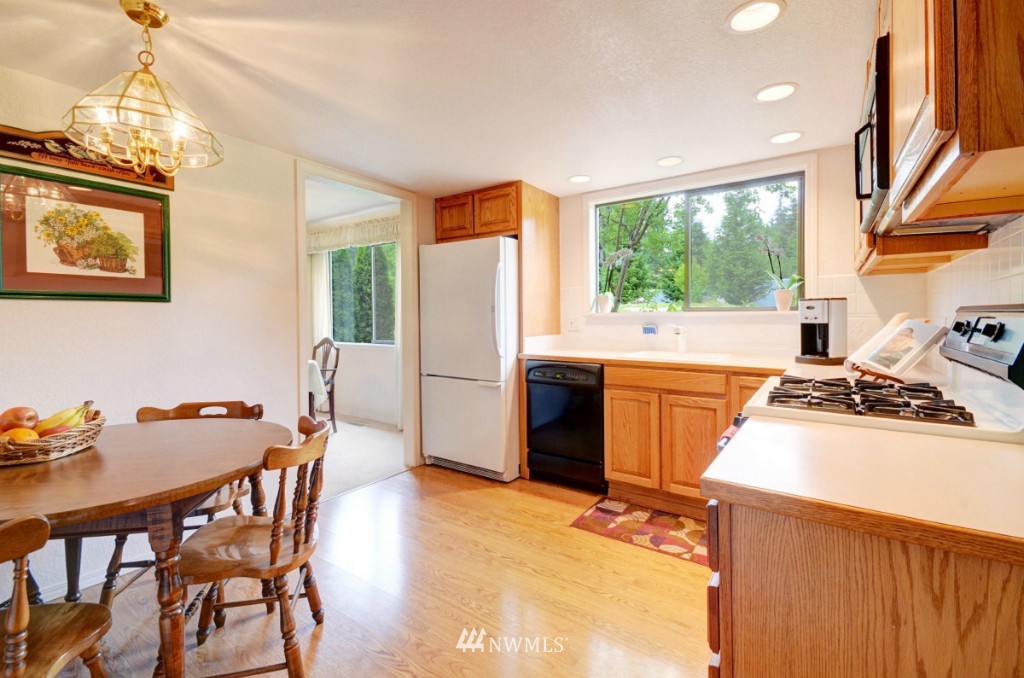 23517 53rd Avenue Southeast Bothell, WA 98021 - Photo 8 of 20