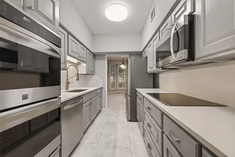 $194,900 | 2400 North Braeswood Boulevard, Unit 129, Houston, TX 77030