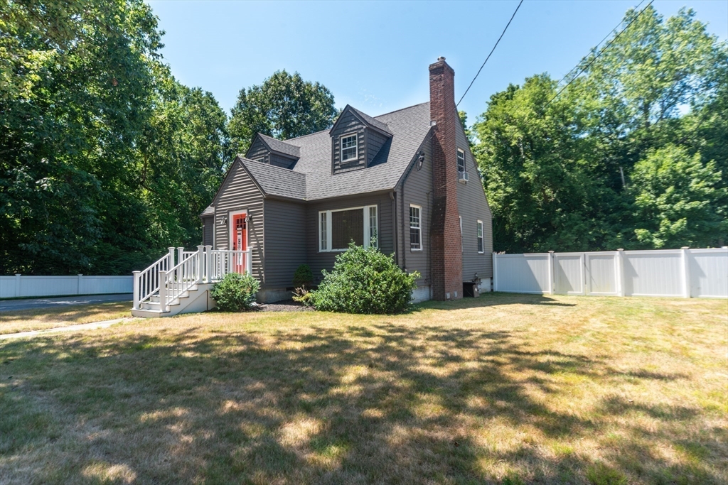 14 Cook Street Hopedale, MA 01747 - Photo 6 of 42
