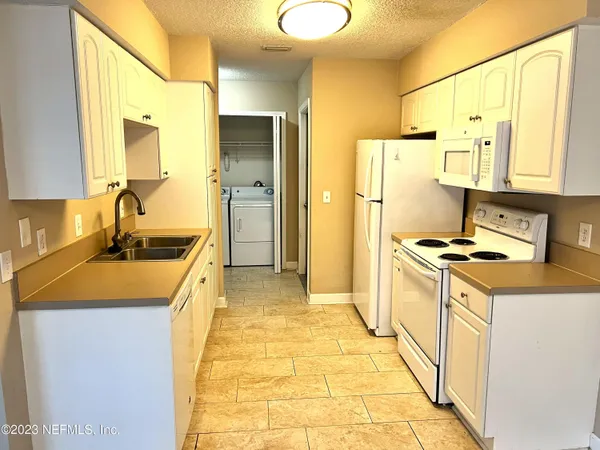 $1,200 | 1800 Park Avenue, Unit 346, Orange Park, FL 32073