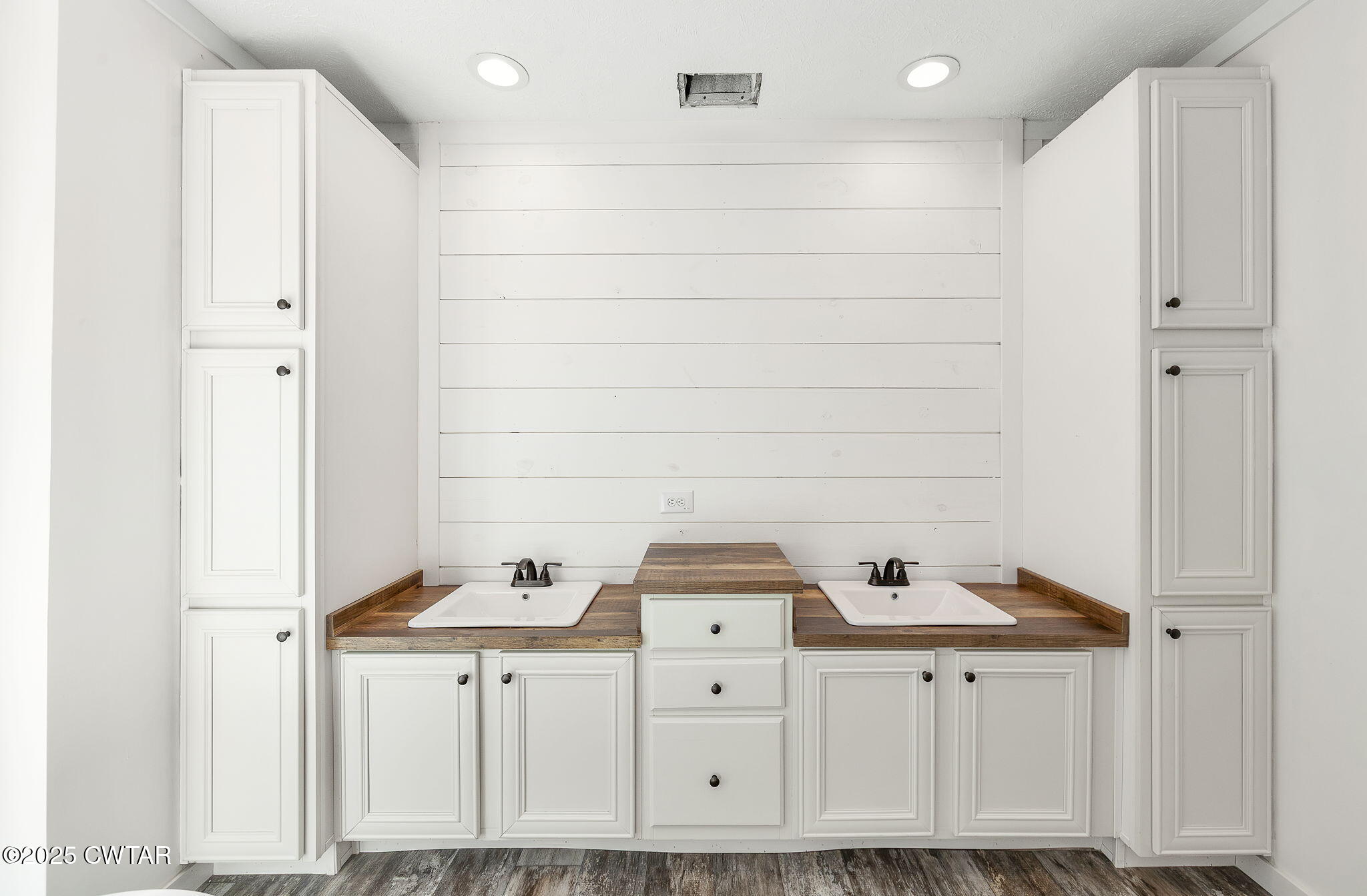 2885 Old Friendship Road Finger, TN 38334 - Photo 22 of 50 a bathroom with a sink and a mirror