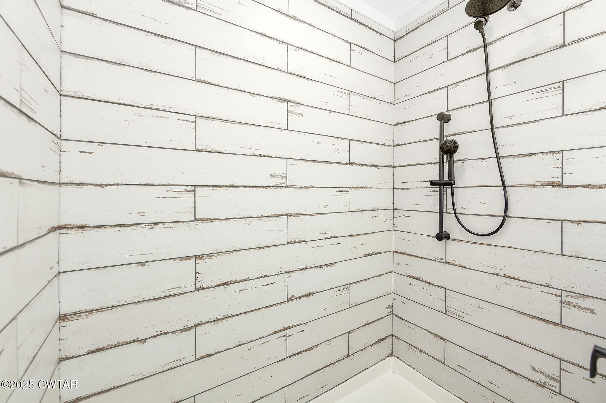 2885 Old Friendship Road Finger, TN 38334 - Photo 23 of 50 a bathroom with a shower