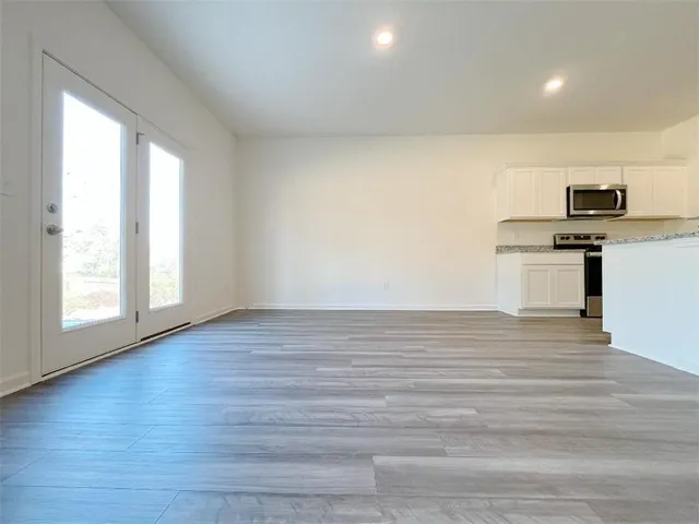 $2,300 | 473 Bentwater Way, Hoschton, GA 30548