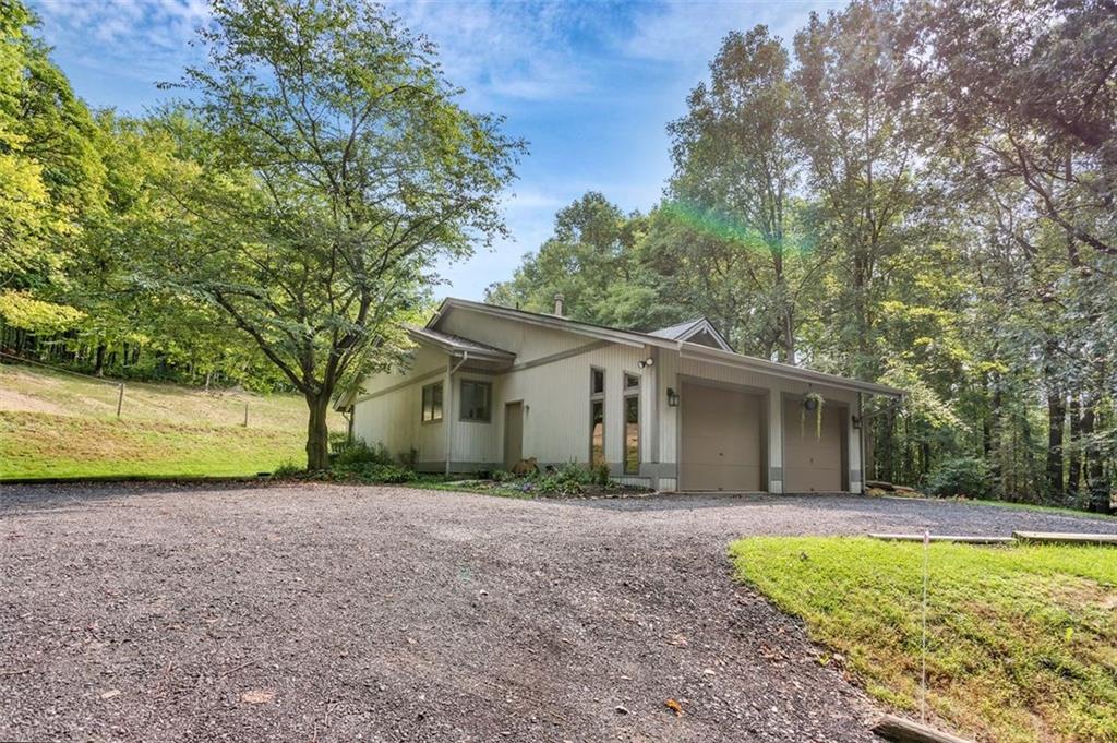 1020 Raintree Drive Apollo, PA 15613 - Photo 3 of 25 Gallery Image 3
