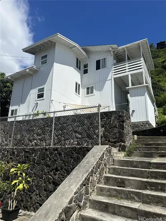 $1,650,000 | 2001 10th Avenue, Honolulu, HI 96816
