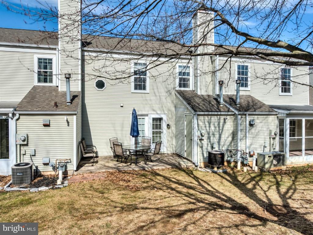 1940 Wexford Road Palmyra, PA 17078 - Photo 4 of 22 Gallery Image 4