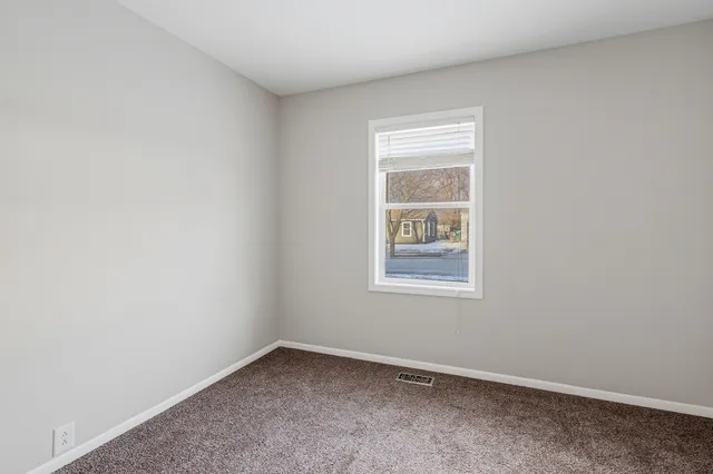 $270,000 | 424 Kenyon Avenue, Romeoville, IL 60446