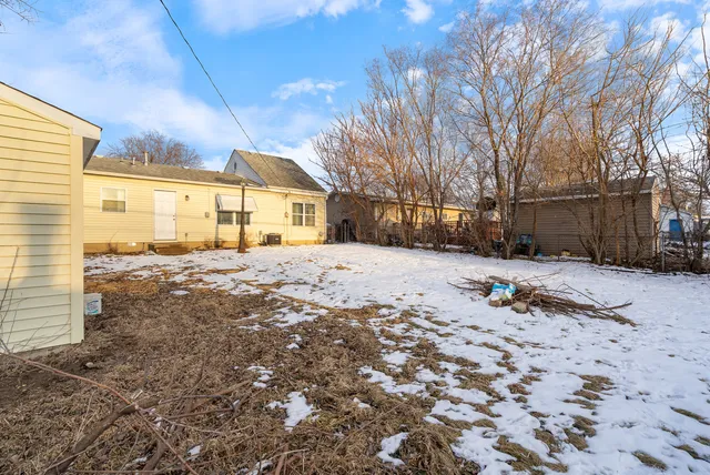 $270,000 | 424 Kenyon Avenue, Romeoville, IL 60446