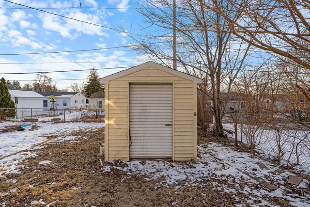 $270,000 | 424 Kenyon Avenue, Romeoville, IL 60446